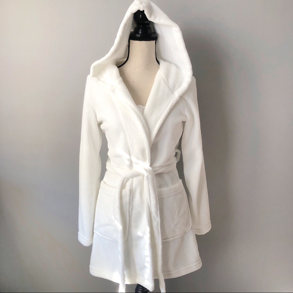 NWOT Garage Hooded Robe